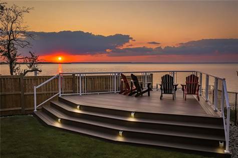 Elevated composite deck to marvel in the sunset every night