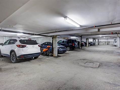 1075 De Bleury, Parking Garage