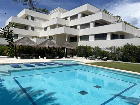 Relax and enjoy pool and common area, 2BR condo for sale in Puerto Morelos