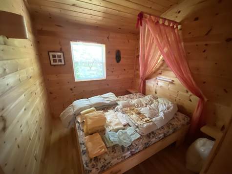 Bonus One-Bedroom Cottage