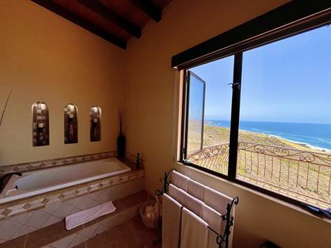 private en-suite bath with ocean view