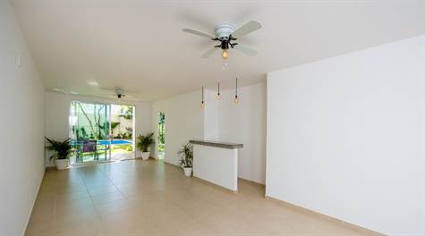 2 Bedroom Condo For Sale Near to the Beach, Playa del Carmen, Quintana ...