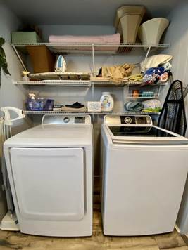 WASHER / DRYER INCLUDED