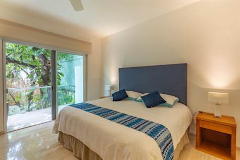 Playa del Carmen Real Estate: Exclusive 2 Bedroom Condo for Sale