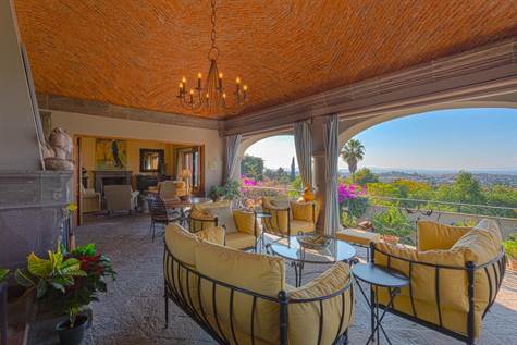 Privada del Sol, San Miguel de Allende, Guanajuato, For Sale by Linda Moss