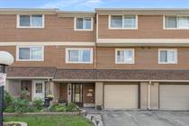 Condos Sold in Pineview Park, Ottawa, Ontario $475,000