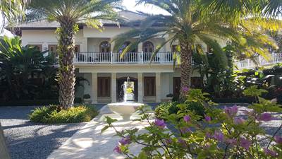 Great villa 6 bedrooms in Punta Cana Resort