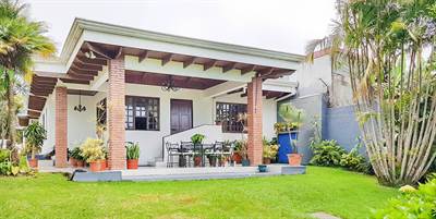 Casa San Isidro single-level in Coronado