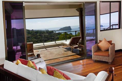 0.25 ACRES - 8 Bedroom Luxury Home With Amazing Manuel Antonio Park Ocean Views!!!
