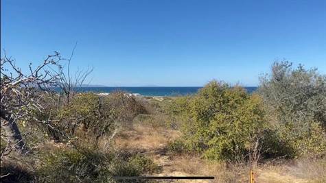 Primo building lot with power and water. Build your dream Baja getaway!