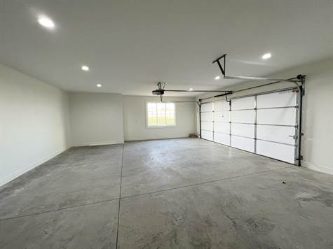 Oversized 2 car garage