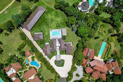 Prime Real Estate: Five-Bedroom Villa with Golf Course Views in Casa de Campo