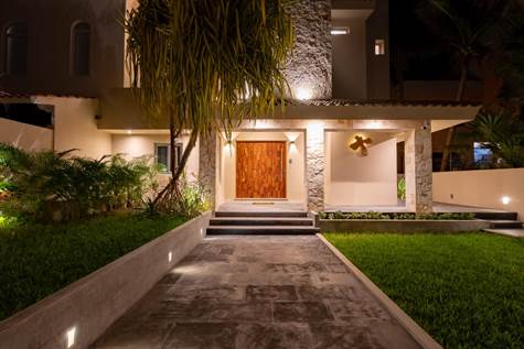 Fully Decked Out Home in Puerto Aventuras