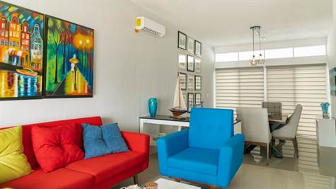 NEW HOUSE IN RESIDENTIAL BEACHFRONT FOR SALE IN COZUMEL living room
