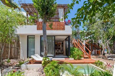 Luxury and private  2 Br. Bungalow immerse in the jungle