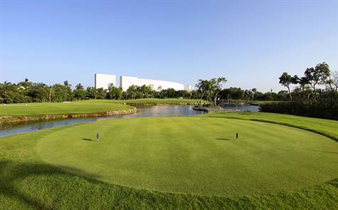 Familiar Lots for Sale in Tulum Country Club