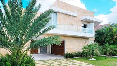 Villa with 6 Bedrooms For Sale in Punta Cana Village