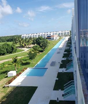 view of pool & golf course from front rooftop terrace