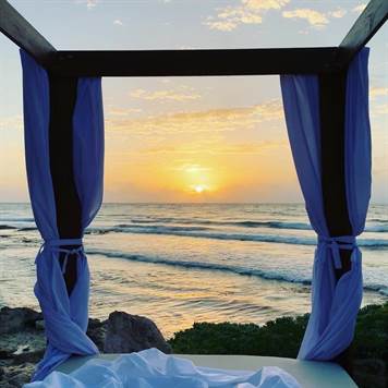 King Ocean Front Sun Bed 