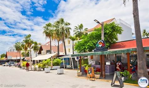 Los Corales- most popular commercial area