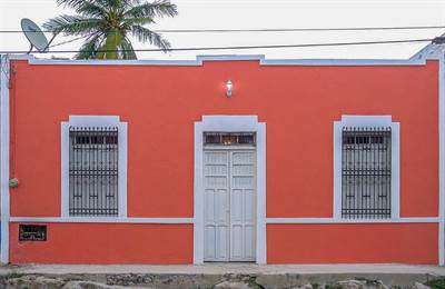 Fully Renovated Single Floor Colonial Home in San Cristobal, Centro