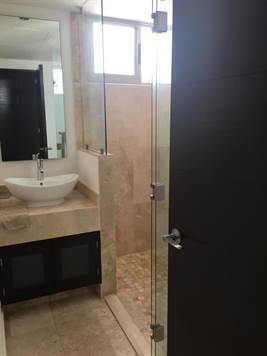 HOUSE for sale in PLAYACAR - Large garden house SHOWER 1