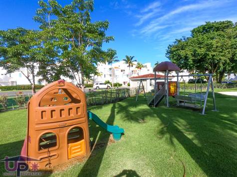 RESIDENTS PLAYGROUNDS