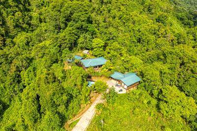 Exceptional Retreat Center on 62 Acre in Tinamastes