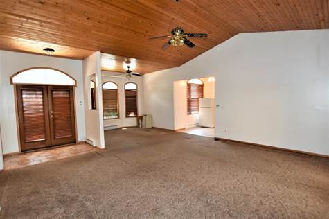 Great room with vaulted ceiling 