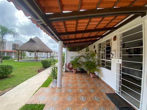 SPACIOUS family HOUSE for sale in PLAYA DEL CARMEN TERRACE
