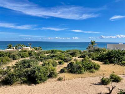 RARE SECOND ROW FROM THE BEACH, 1/4 ACRE LOT, 20MIN DRIVE FROM CABO PULMO, EAST CAPE