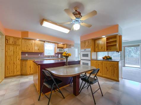 Spacious equipped kitchen