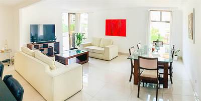 Spectacular Remodeled 3 Bedroom Apartment