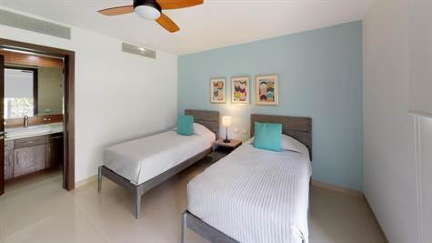 GREAT SIZE APARTMENT 4 BR READY TO RELEASE IN MAREAZUL CONDO 