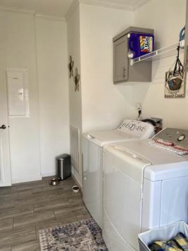 LAUNDRY ROOM/ HOOKUP ONLY