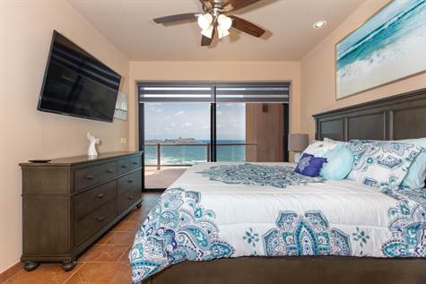 Master bedroom with Ocean & Old Port view 