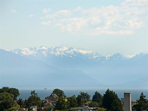 OLYMPIC MOUNTAINS POPPING IN THE DISTANCE