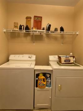Laundry with washer & dryer to remain