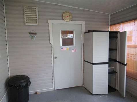 Side enclosed porch / shed dorr
