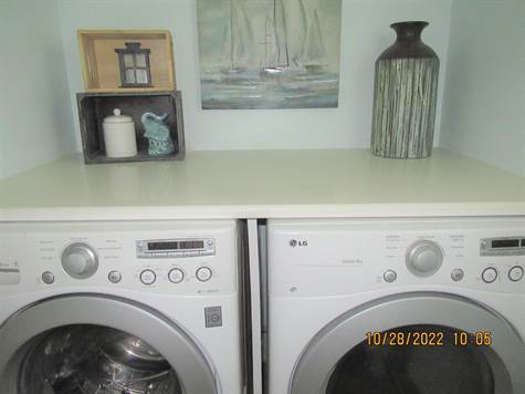 WASHER AND DRYERSTAY