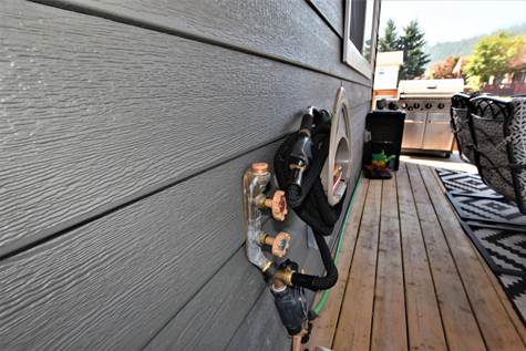 hot and cold water taps on both deck s