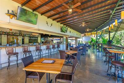Popular Fully Functioning Uvita Restaurant with Expansion Potential!