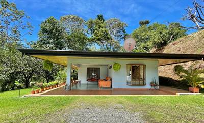 Costa Rica stylish 3 bedroom, 1bathroom Home in Town!
