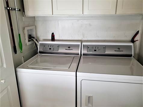 GORGEOUS WASHER AND DRYER