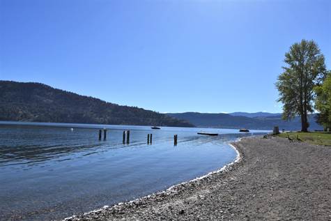 All residents share the use of over 2000 feet of prime Okanagan lake waterfront 