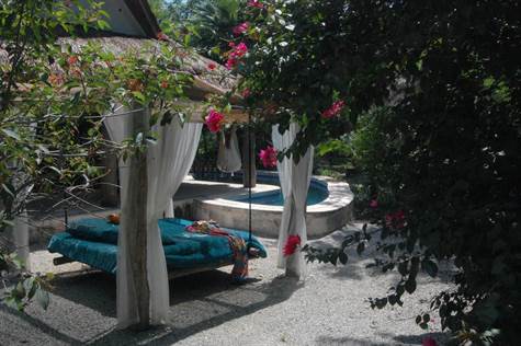 Villa for sale with 2 bungalows in Puerto Morelos