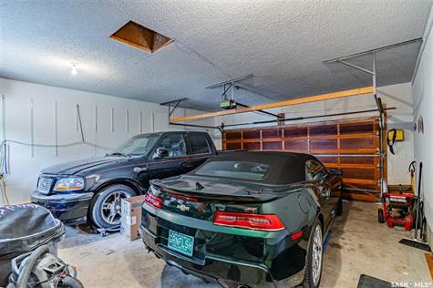 20' x 26' heated attached garage