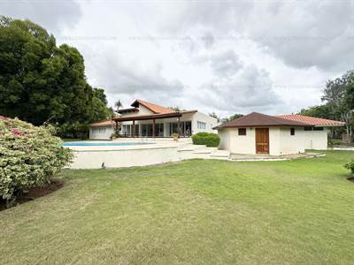 4-Bedroom Villa with Golf Course View For Sale in Casa de Campo Dominican Republic
