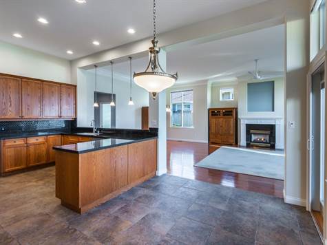 Deluxe kitchen with granite counters