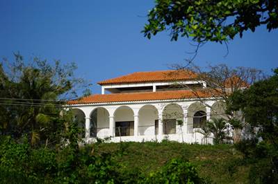 Hacienda Rio San Juan, fixer upper, 3 spacious bedrooms, 3 spacious bathrooms, beautiful oceanview